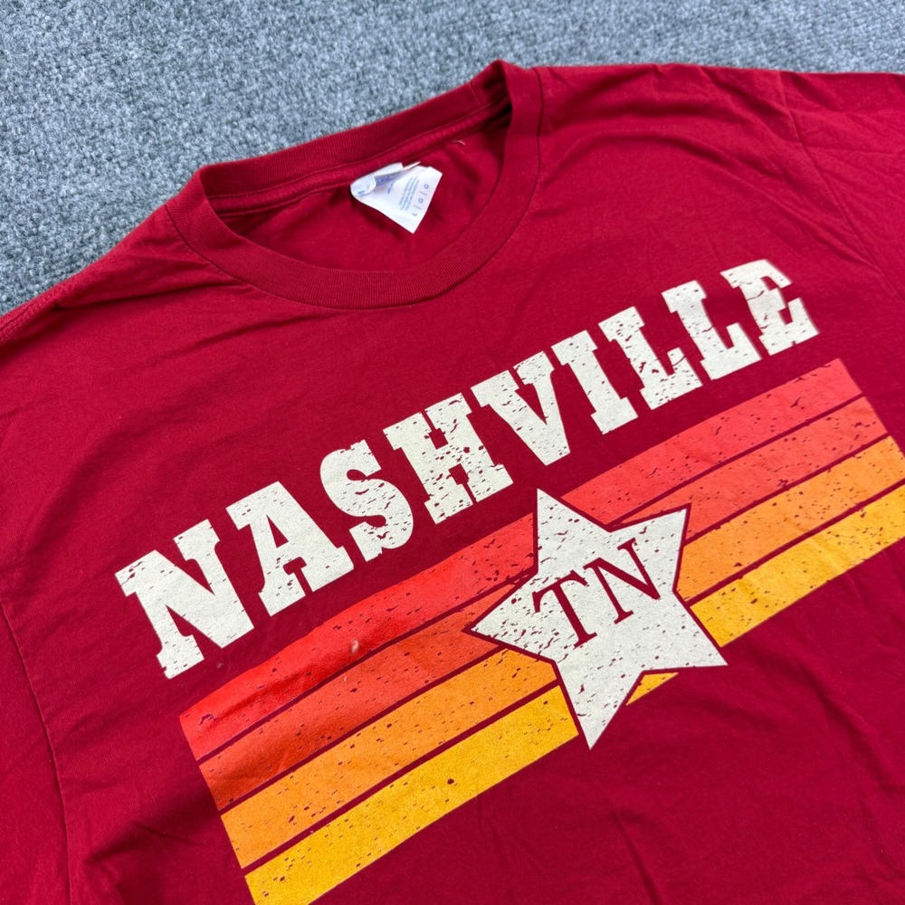 Gildan Nashville Tennessee T-Shirt Large Short Sleeve Red Retro Star Graphic Men